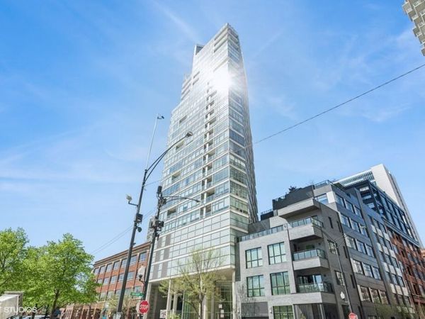 510 W Erie Street , Unit 1701, Chicago, IL 60654