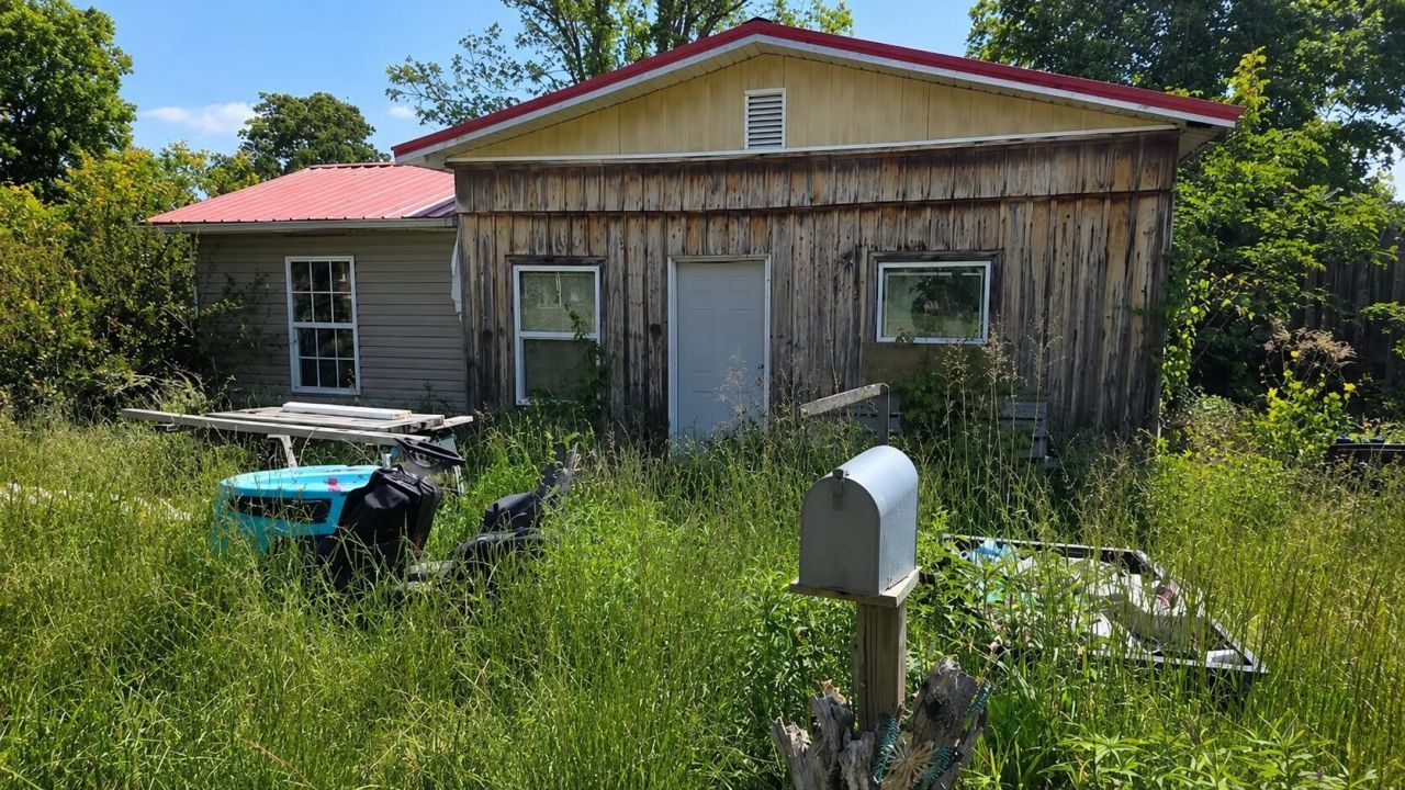 2105 Deer Lodge Hwy, Deer Lodge, TN 37726 Main Photo
