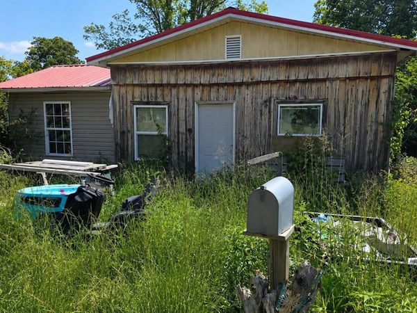 2105 Deer Lodge HWY, Deer Lodge, TN 37726