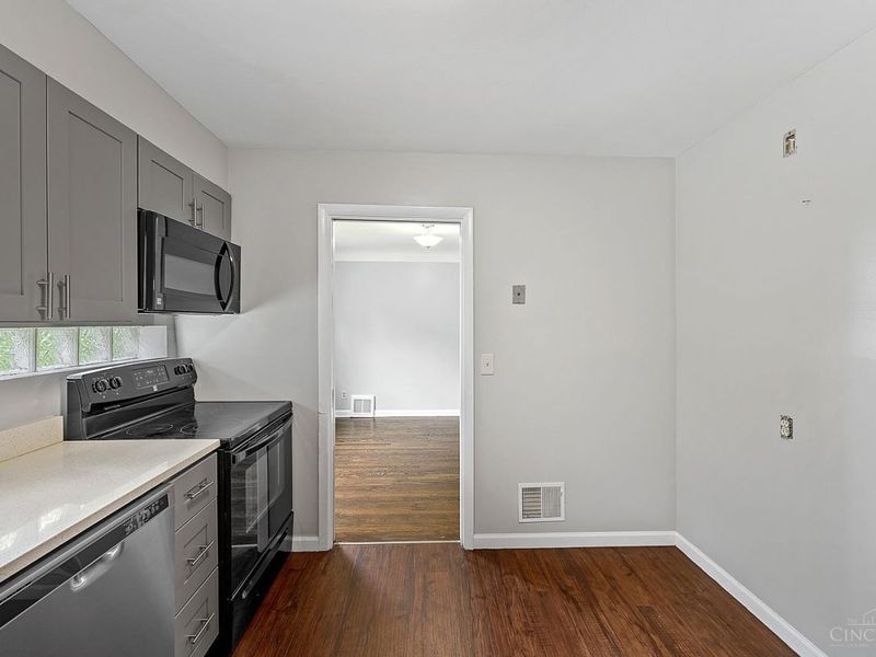 1723 Tuxworth Avenue, Cincinnati, OH 45238 Photo 13