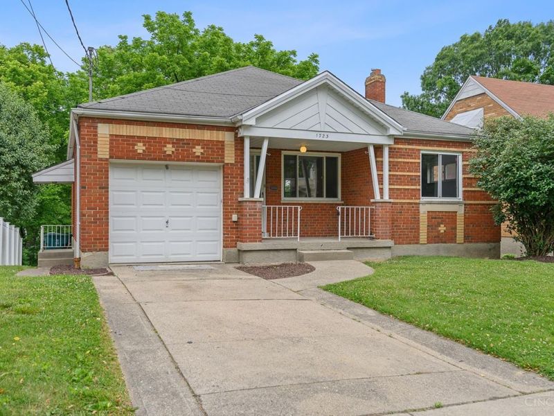 1723 Tuxworth Avenue, Cincinnati, OH 45238 Photo 2