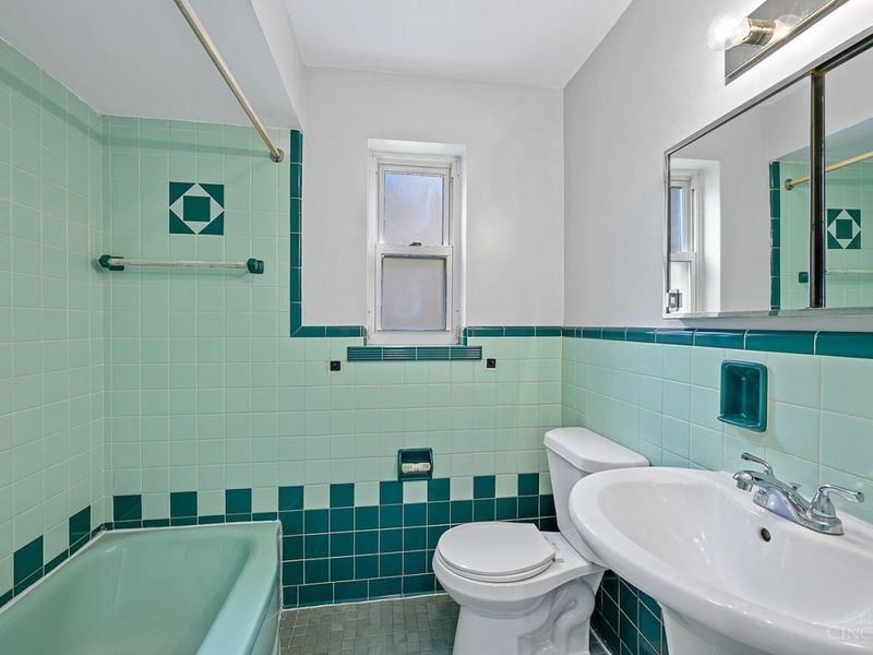1723 Tuxworth Avenue, Cincinnati, OH 45238 Photo 21