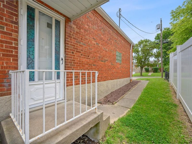 1723 Tuxworth Avenue, Cincinnati, OH 45238 Photo 33