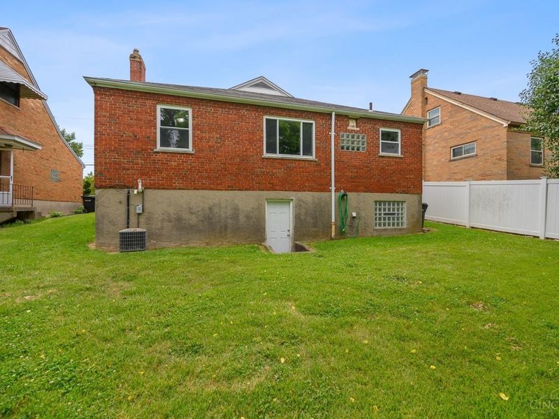 1723 Tuxworth Avenue, Cincinnati, OH 45238 Photo 36