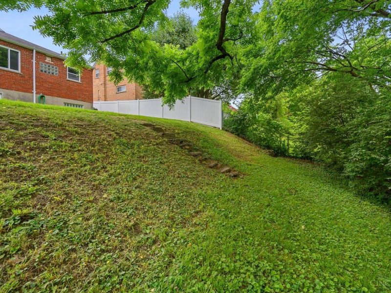 1723 Tuxworth Avenue, Cincinnati, OH 45238 Photo 37