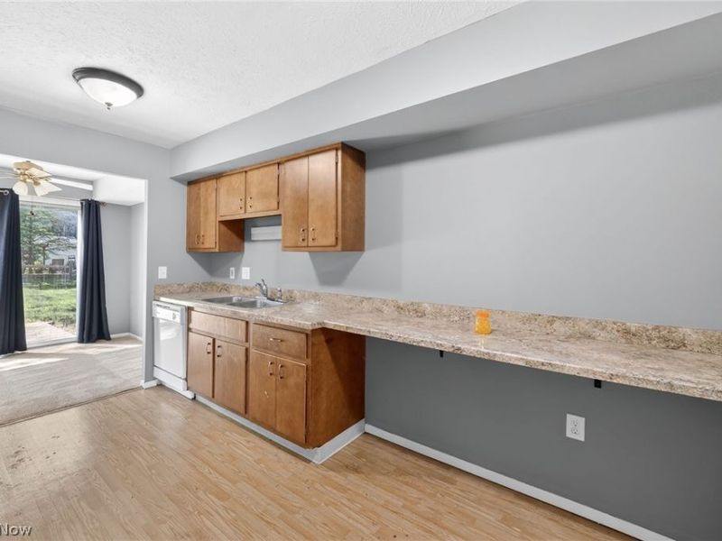 9582 Fernwood Drive, Olmsted Falls, OH 44138 Photo 14