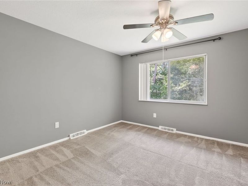 9582 Fernwood Drive, Olmsted Falls, OH 44138 Photo 18
