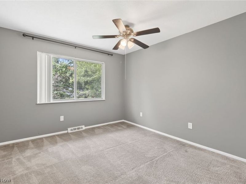 9582 Fernwood Drive, Olmsted Falls, OH 44138 Photo 20