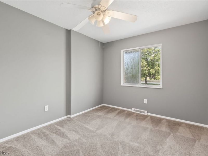 9582 Fernwood Drive, Olmsted Falls, OH 44138 Photo 27