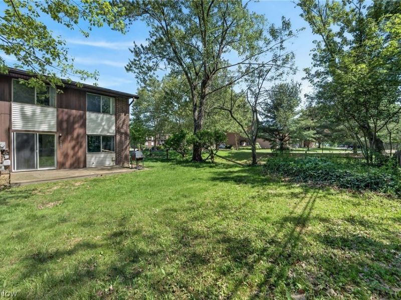 9582 Fernwood Drive, Olmsted Falls, OH 44138 Photo 31
