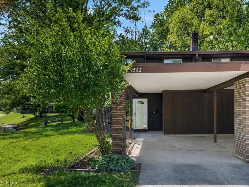 9582 Fernwood Drive, Olmsted Falls, OH 44138 Photo 35