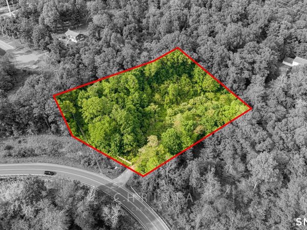 379 Brushy Plain , Branford, CT 06405