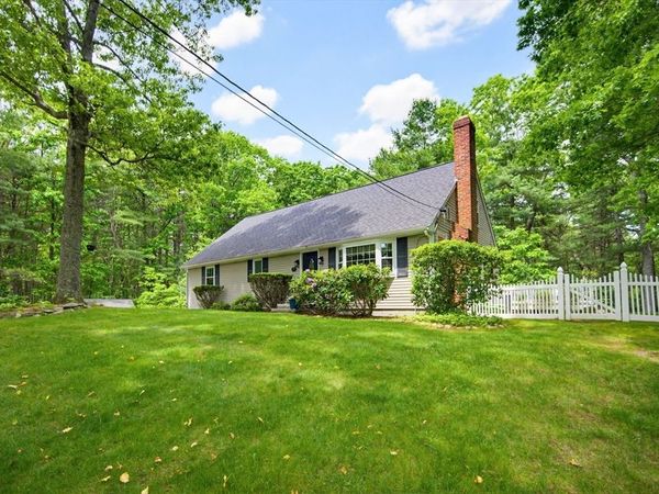 77 Oxbow Dr, Wrentham, MA 02093