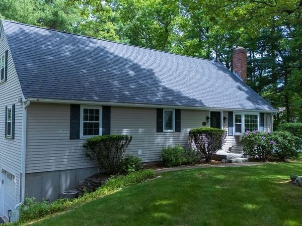 77 Oxbow Dr, Wrentham, MA 02093