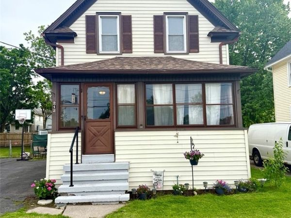 212 E Maple Avenue , East Rochester, NY 14445