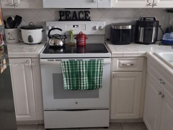655 W 68th St , Unit 4, Hialeah, FL 33014