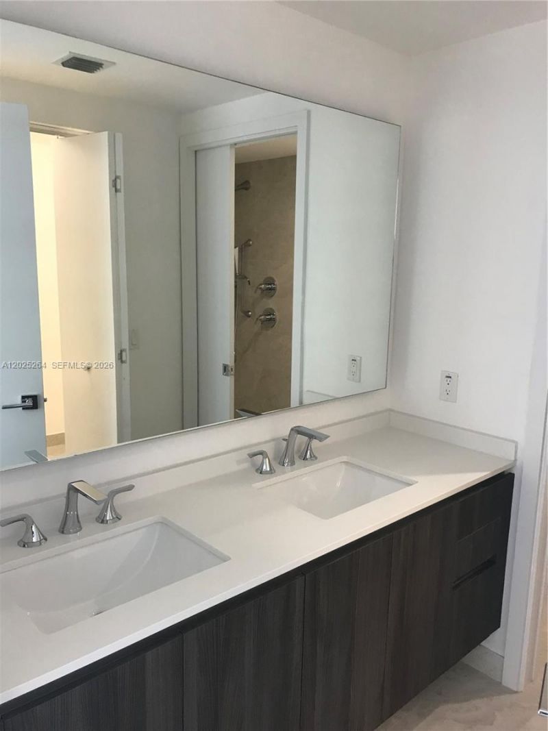 488 NE 18th St, Unit 3002, Miami, FL 33132 Photo