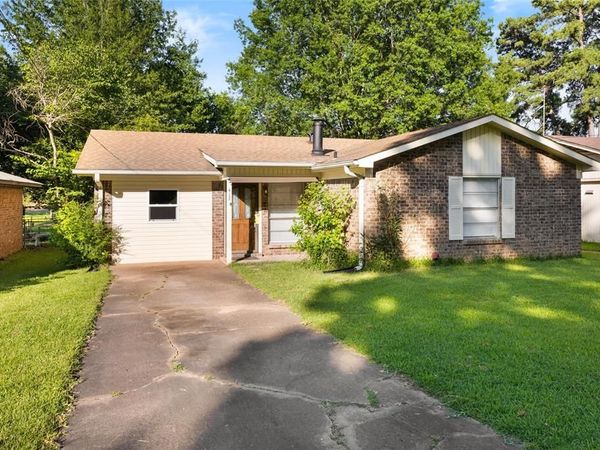 417 Carroll Avenue, Wake Village, TX 75501