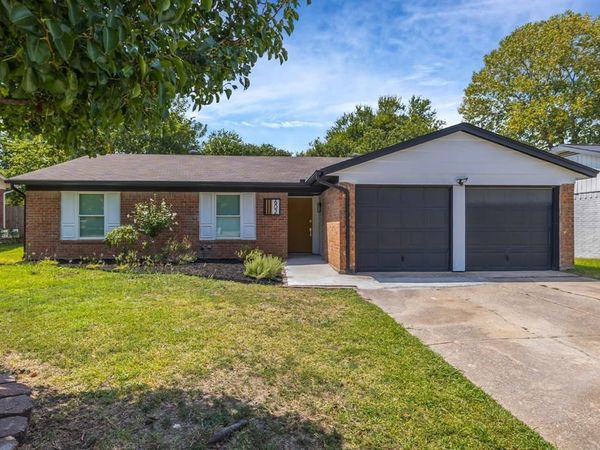 602 S Waxahachie Street, Mansfield, TX 76063
