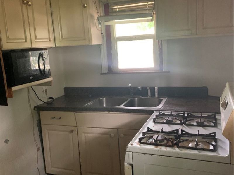 170 Stone Street, Akron, OH 44305 Photo 8