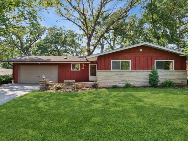 5346 Center Avenue, Lisle, IL 60532
