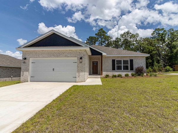 7727 Piper Cir, Milton, FL 32583