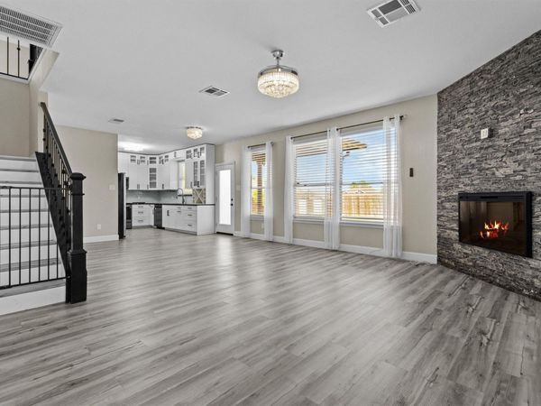 303 Quail Hollow DR, Hutto, TX 78634