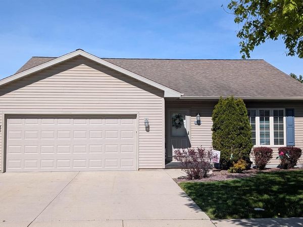 388 ROCKROSE DRIVE, Fond Du Lac, WI 54935
