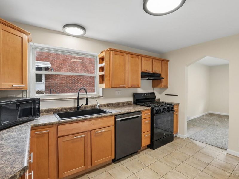 2692 Breezy Way, Colerain Township, OH 45239 Photo 9