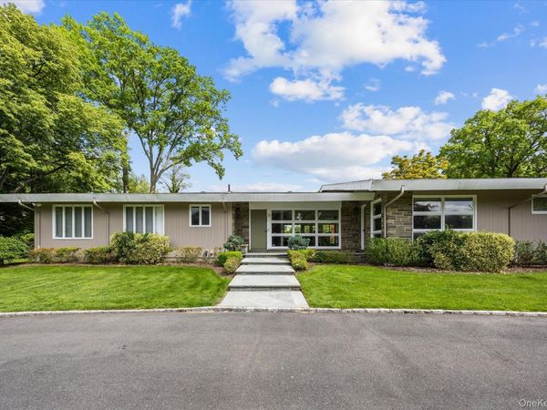 11 Flower Lane , Great Neck, NY 11024