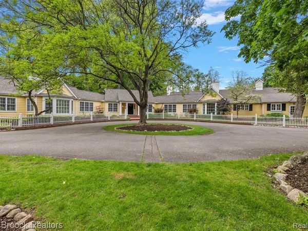 760 Lone Pine Road , Bloomfield Hills, MI 48304