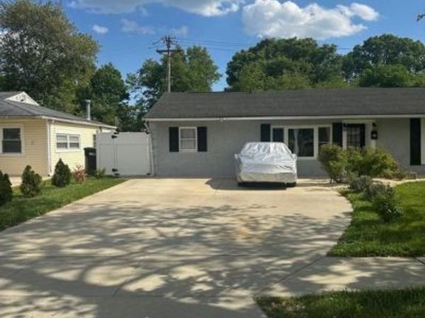 35 CHAUCER DRIVE, NEWARK, DE 19713