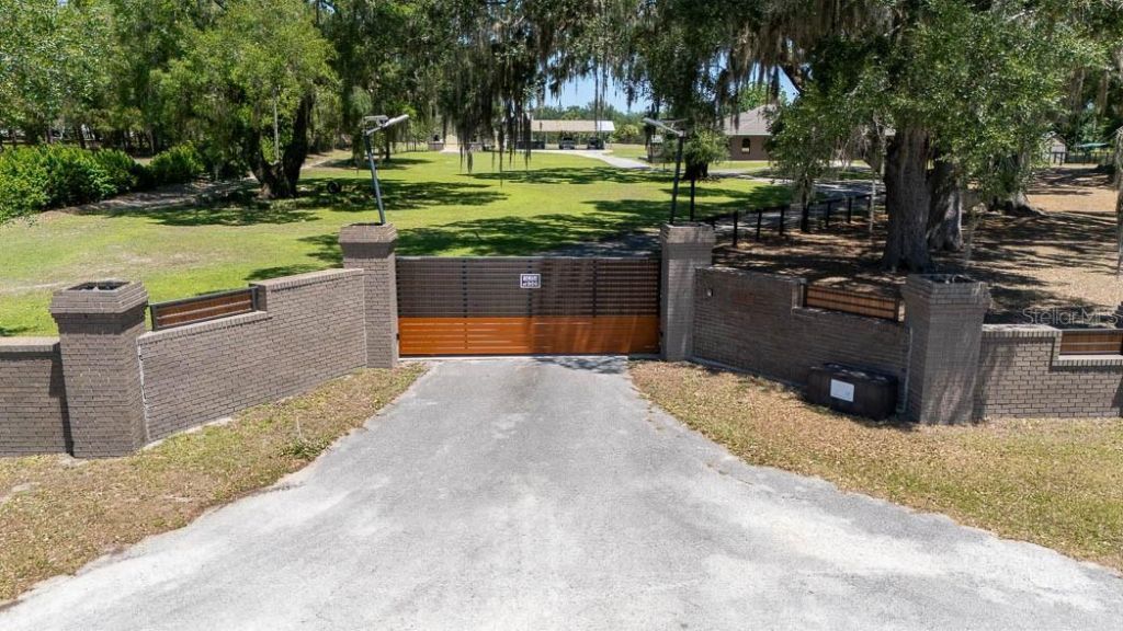 830 NW 111th Lane, Oxford, FL 34484 Photo