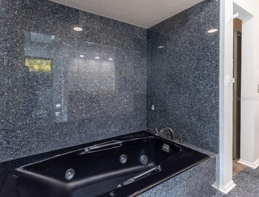 830 NW 111th Lane, Oxford, FL 34484 Photo