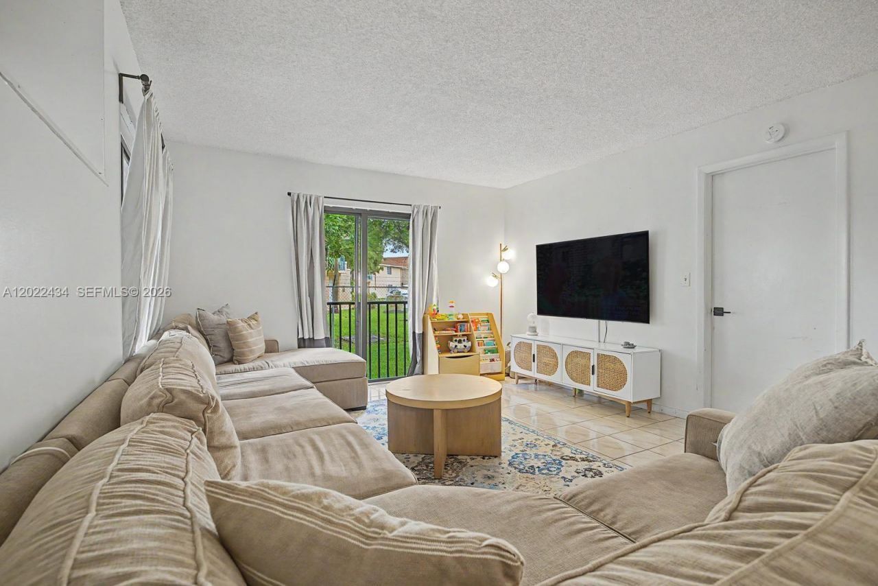 13045 SW 68th St , Unit 111, Miami, FL 33183 Photo