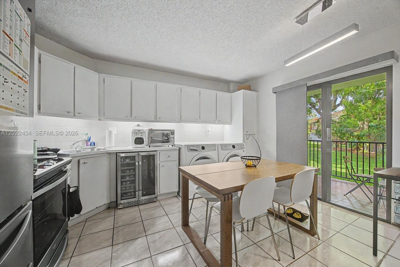 13045 SW 68th St , Unit 111, Miami, FL 33183 Photo