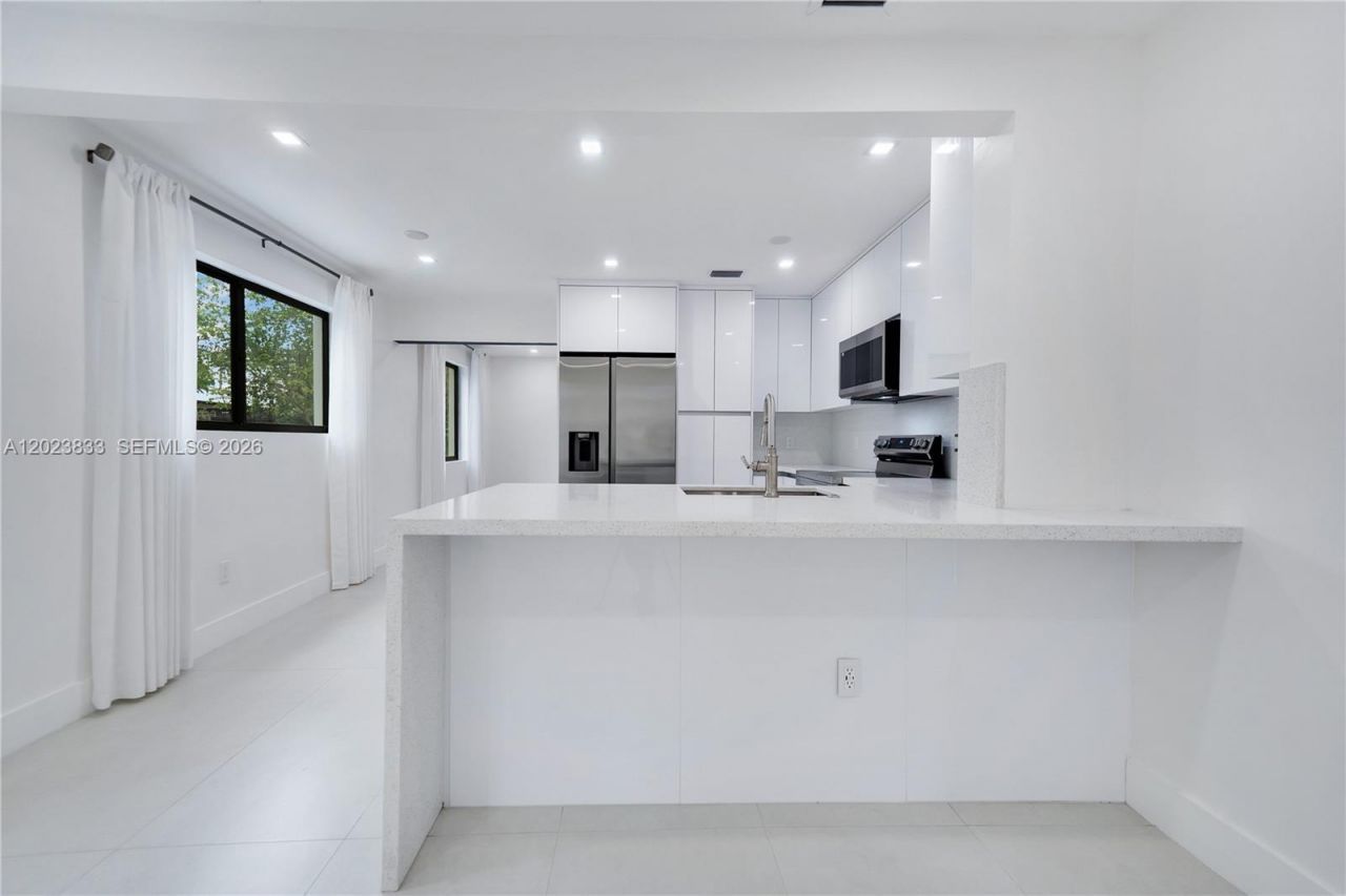 6566 SW 35th St , Miami, FL 33155 Photo