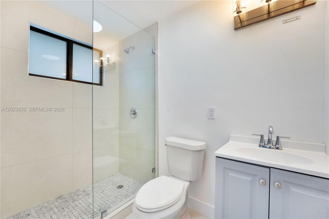 6566 SW 35th St , Miami, FL 33155 Photo