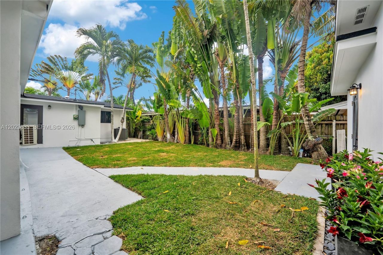 6566 SW 35th St , Miami, FL 33155 Photo