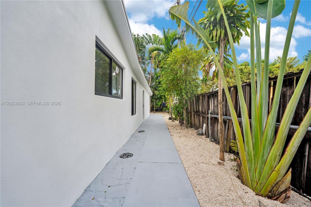6566 SW 35th St , Miami, FL 33155 Photo
