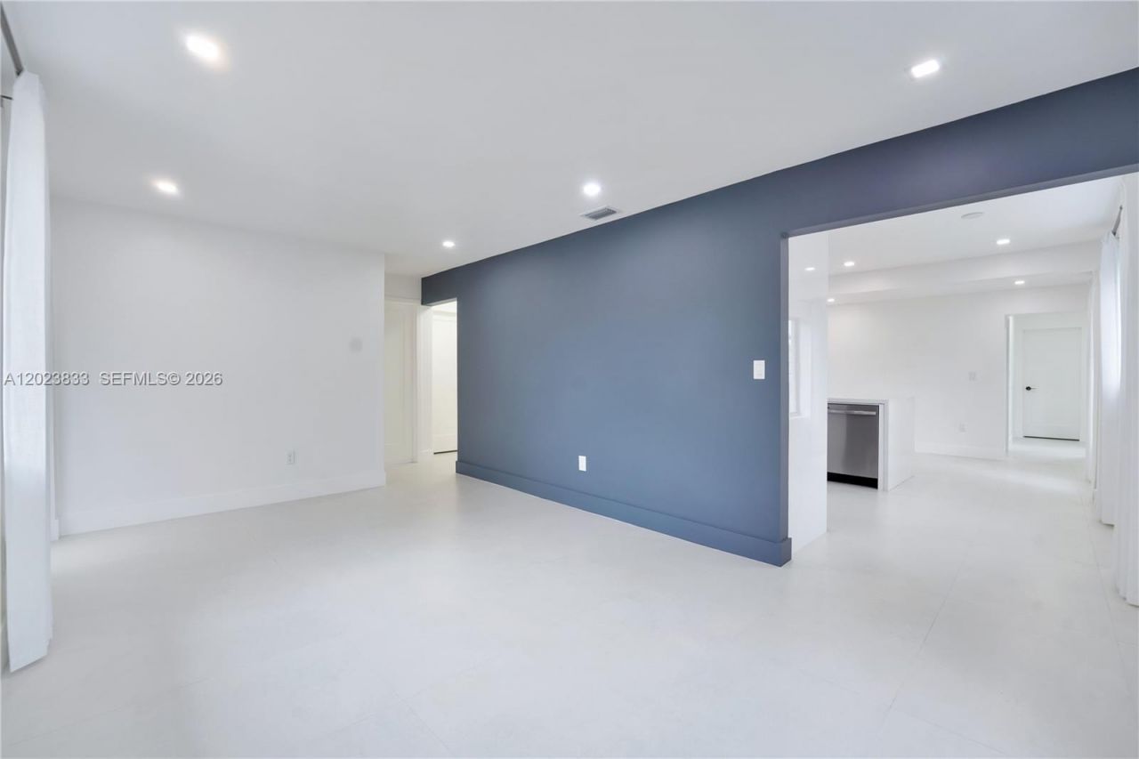 6566 SW 35th St , Miami, FL 33155 Photo