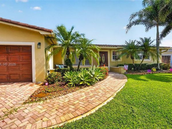 10651 NW 19th Pl , Pembroke Pines, FL 33026