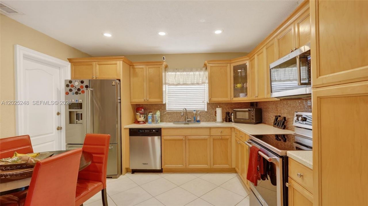 10651 NW 19th Pl , Pembroke Pines, FL 33026 Photo