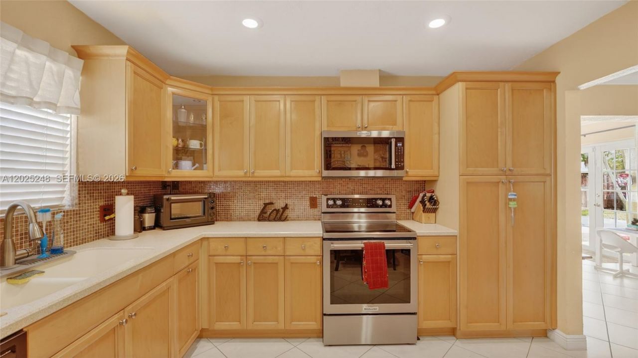 10651 NW 19th Pl , Pembroke Pines, FL 33026 Photo