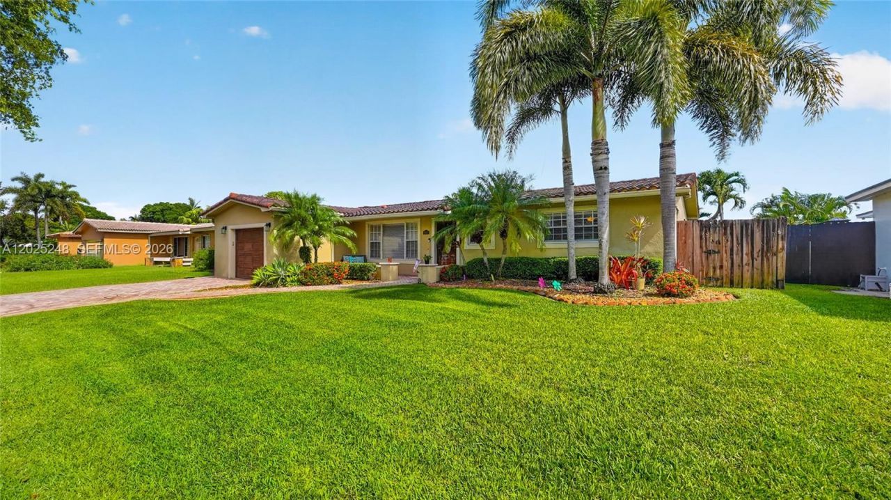 10651 NW 19th Pl , Pembroke Pines, FL 33026 Photo