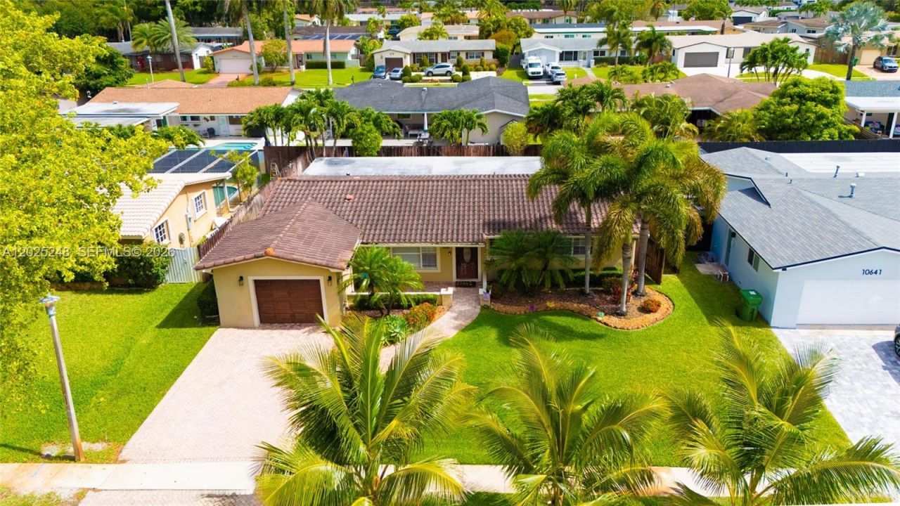 10651 NW 19th Pl , Pembroke Pines, FL 33026 Photo