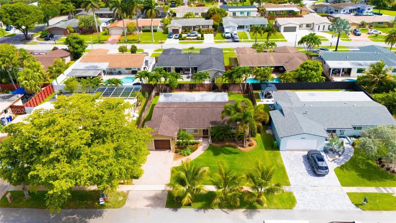 10651 NW 19th Pl , Pembroke Pines, FL 33026 Photo