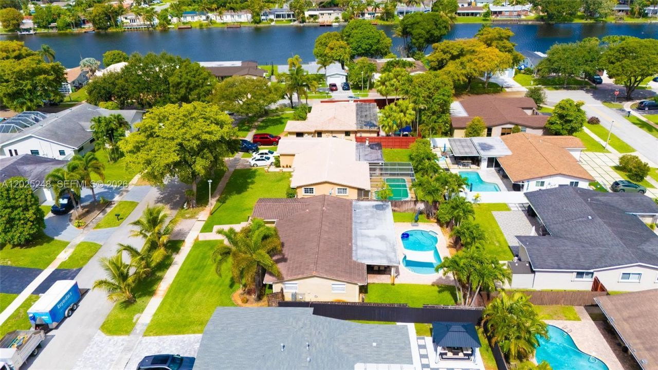 10651 NW 19th Pl , Pembroke Pines, FL 33026 Photo