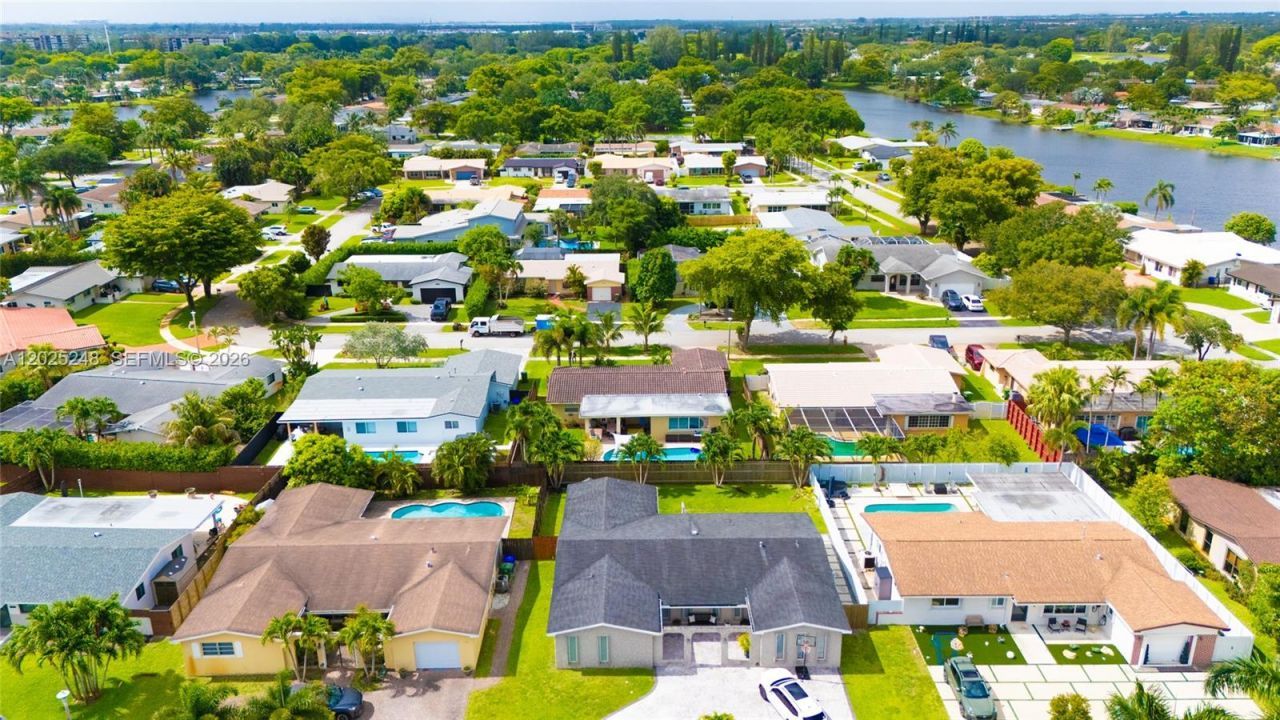 10651 NW 19th Pl , Pembroke Pines, FL 33026 Photo