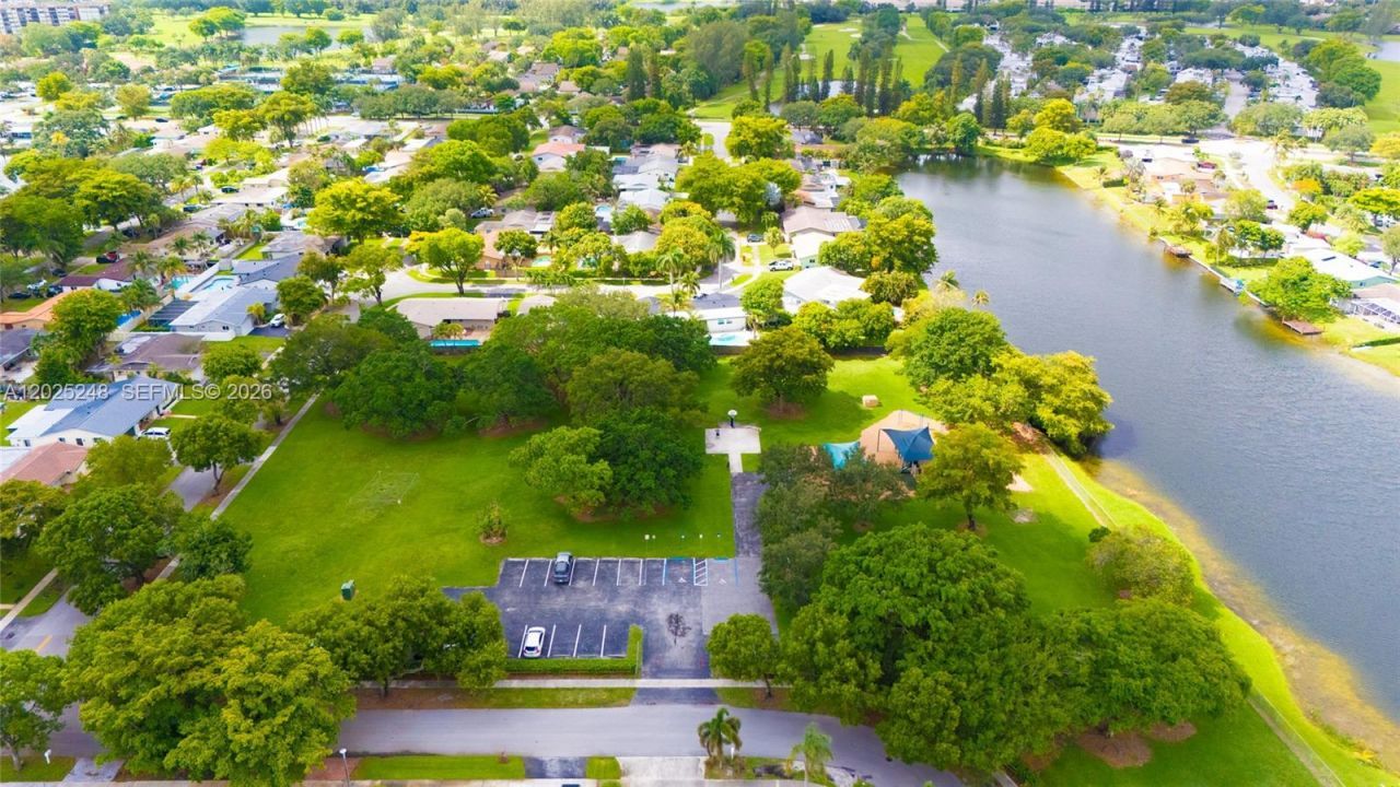 10651 NW 19th Pl , Pembroke Pines, FL 33026 Photo